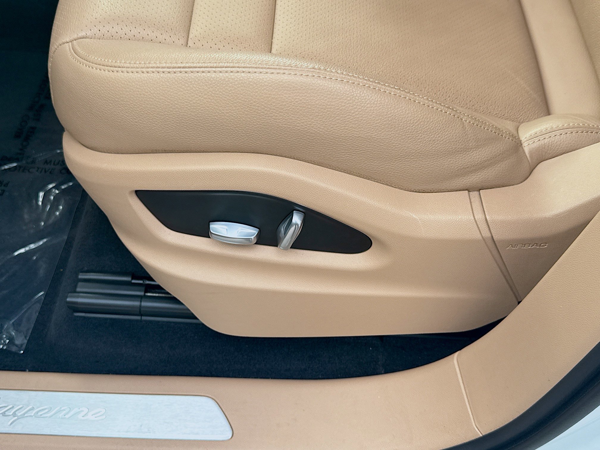 Used 2021 Porsche Cayenne AWD/4WD image 18