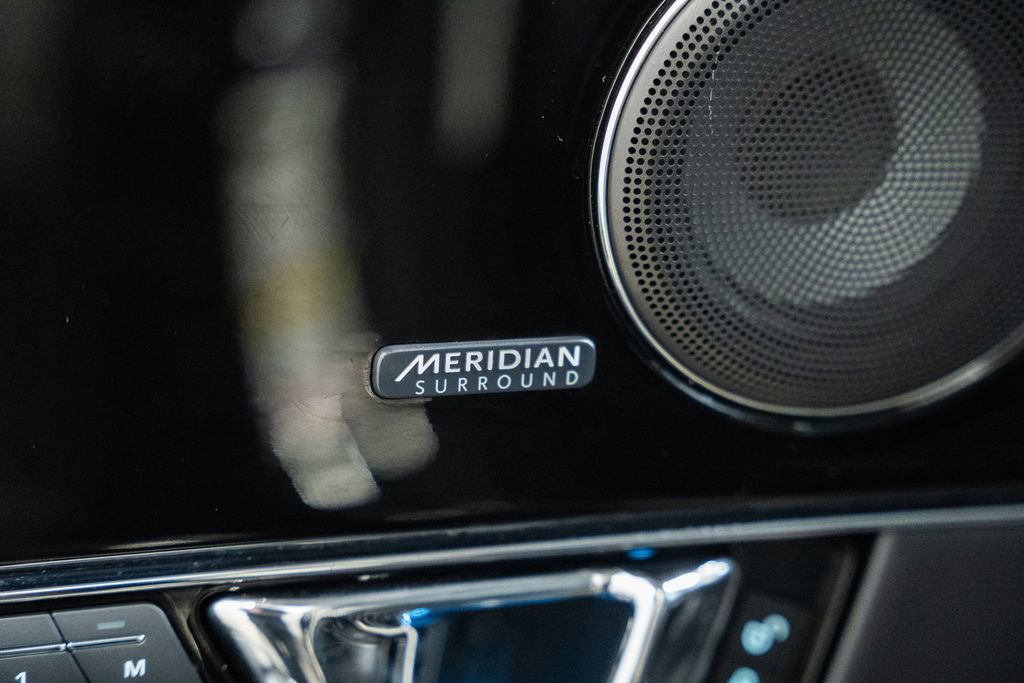 Used 2019 Jaguar XJ R-Sport image 46
