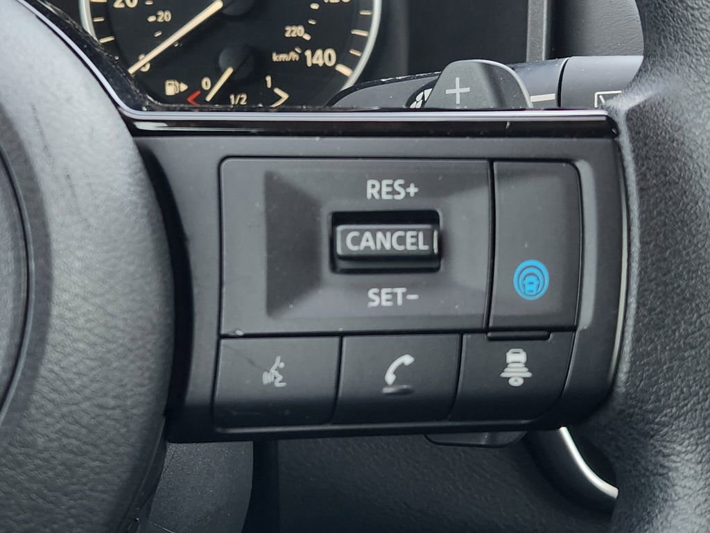 Used 2023 Nissan Rogue SV image 28