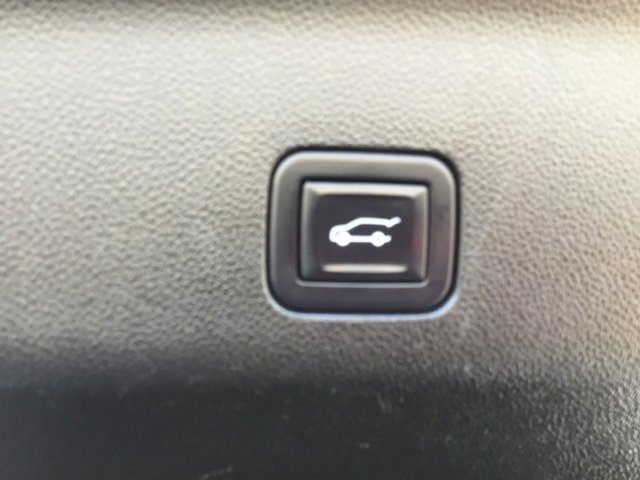 Used 2022 Chevrolet Suburban RST image 26