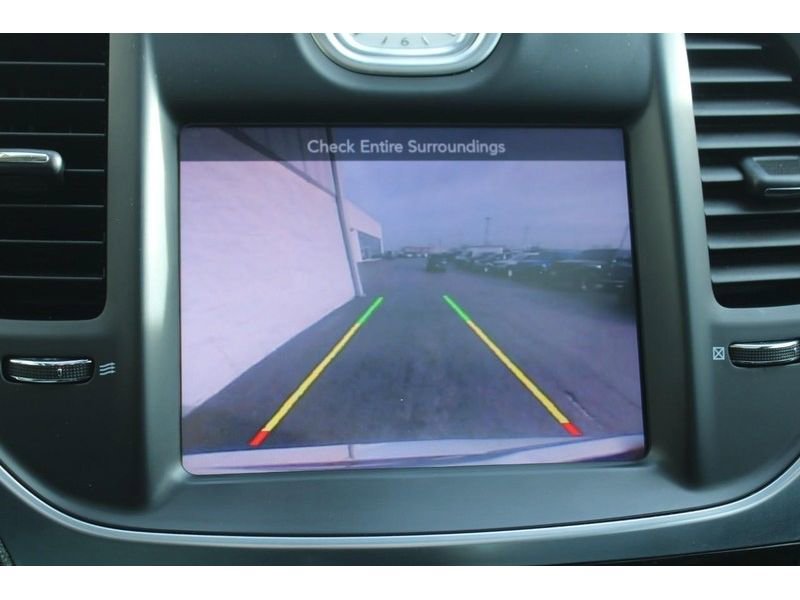 Used 2016 Chrysler 300 Limited image 25