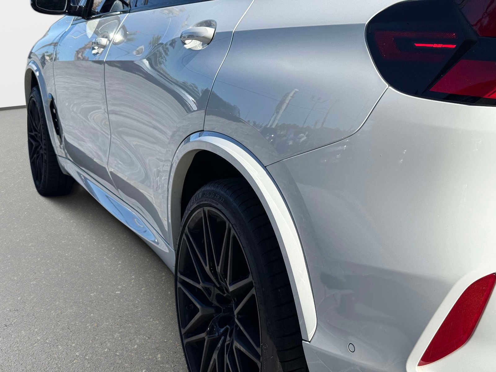 Used 2025 BMW X5 M Competition w/ Executive Package image 14