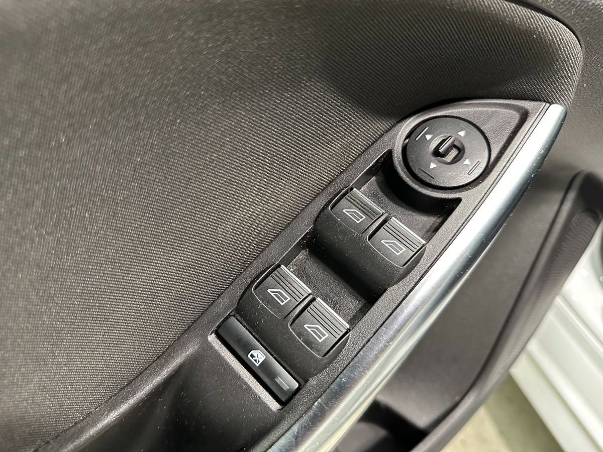 Used 2018 Ford Focus ST w/ Equipment Group 401A FWD image 24