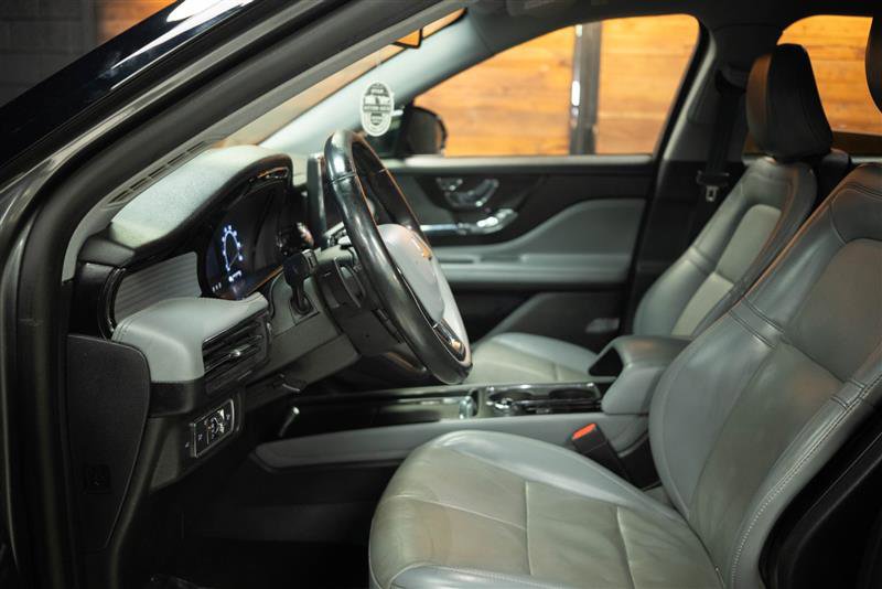Used 2022 Lincoln Corsair FWD w/ Premium Package image 9