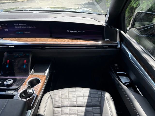 Certified 2025 Cadillac Escalade ESV Sport Platinum w/ LPO, ONYX Package AWD/4WD image 25