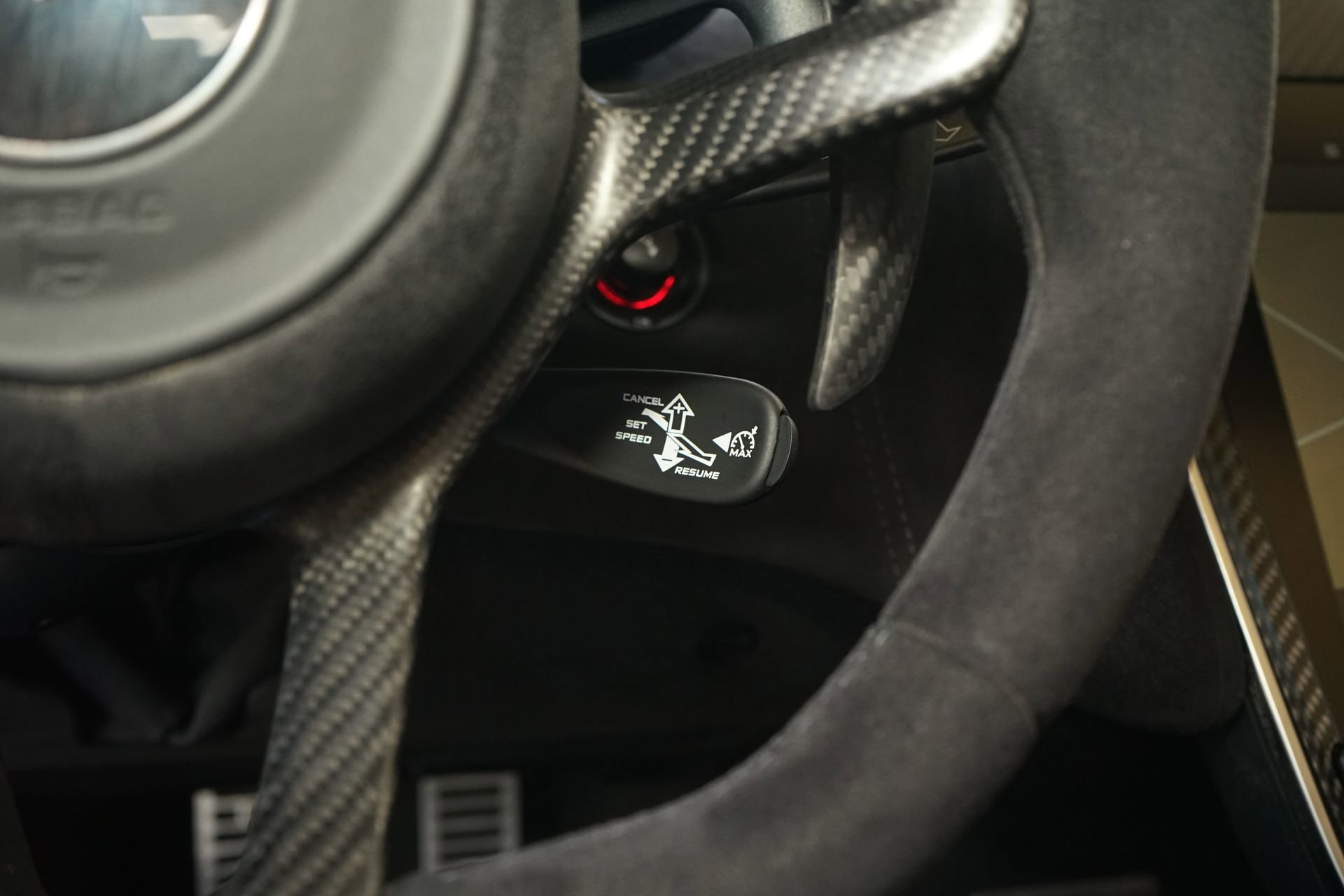 Used 2020 McLaren 600LT Spider RWD image 31