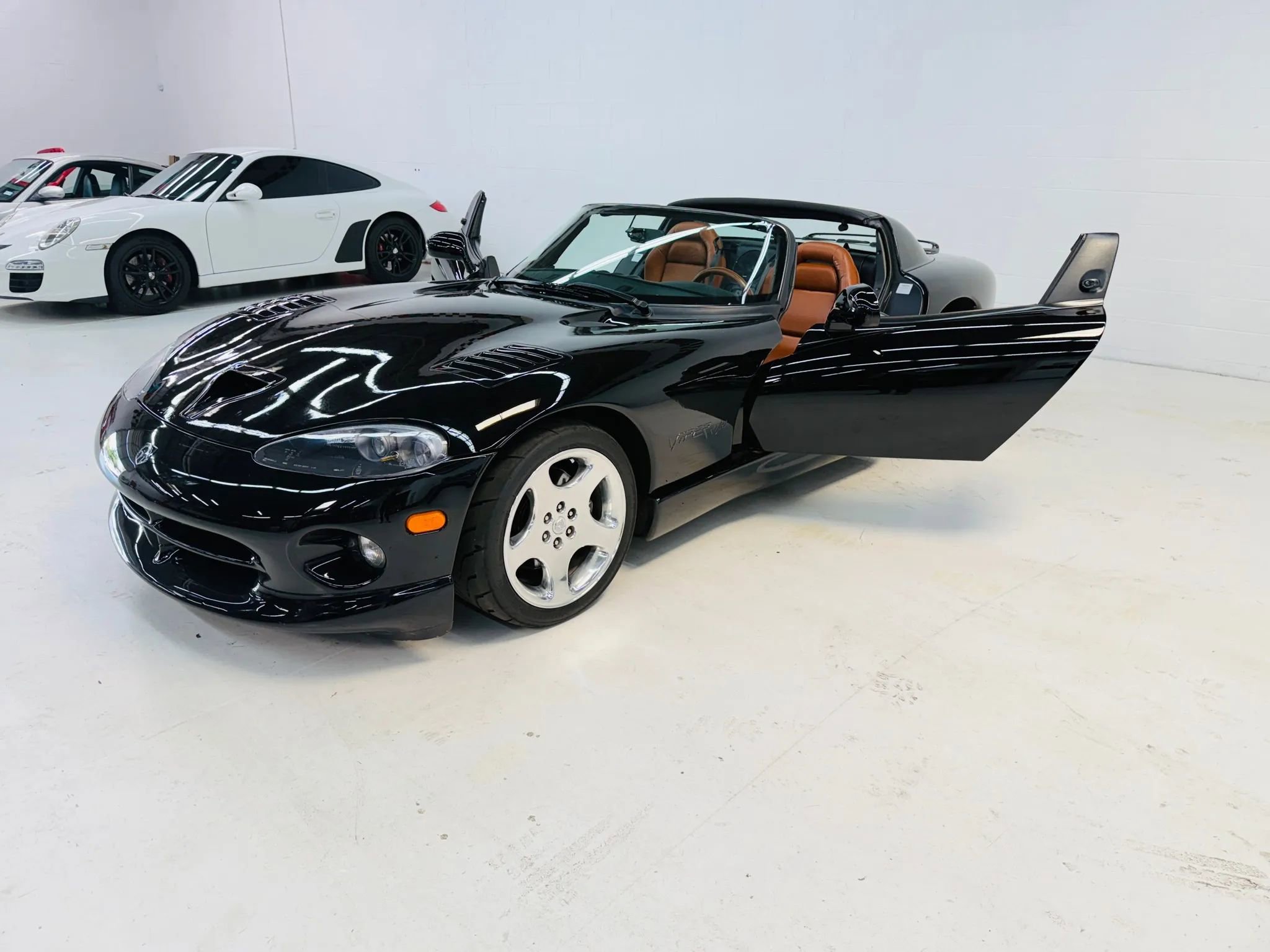 Used 2000 Dodge Viper RT/10 image 16