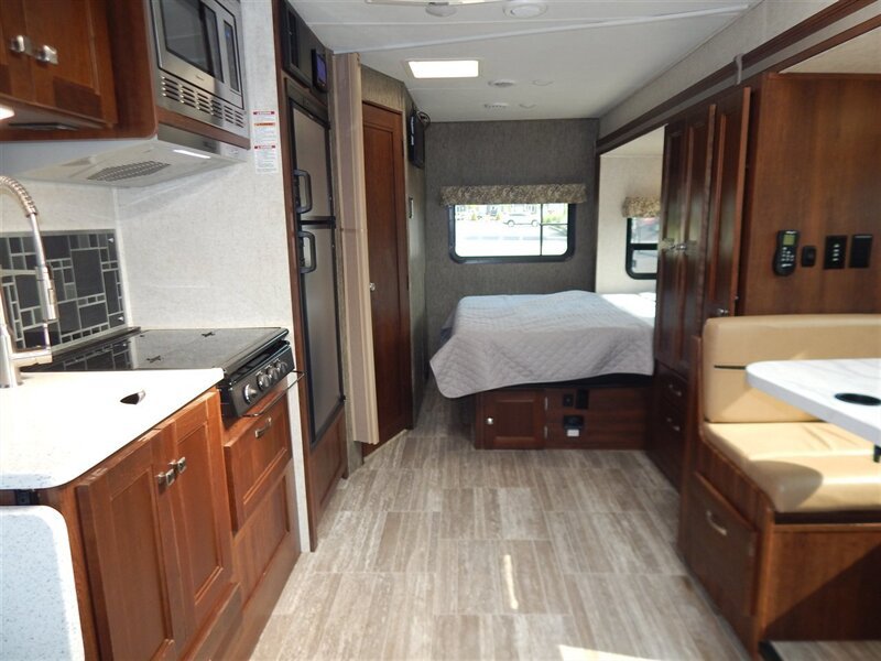 Used 2017 Mercedes-Benz Sprinter 3500 image 28