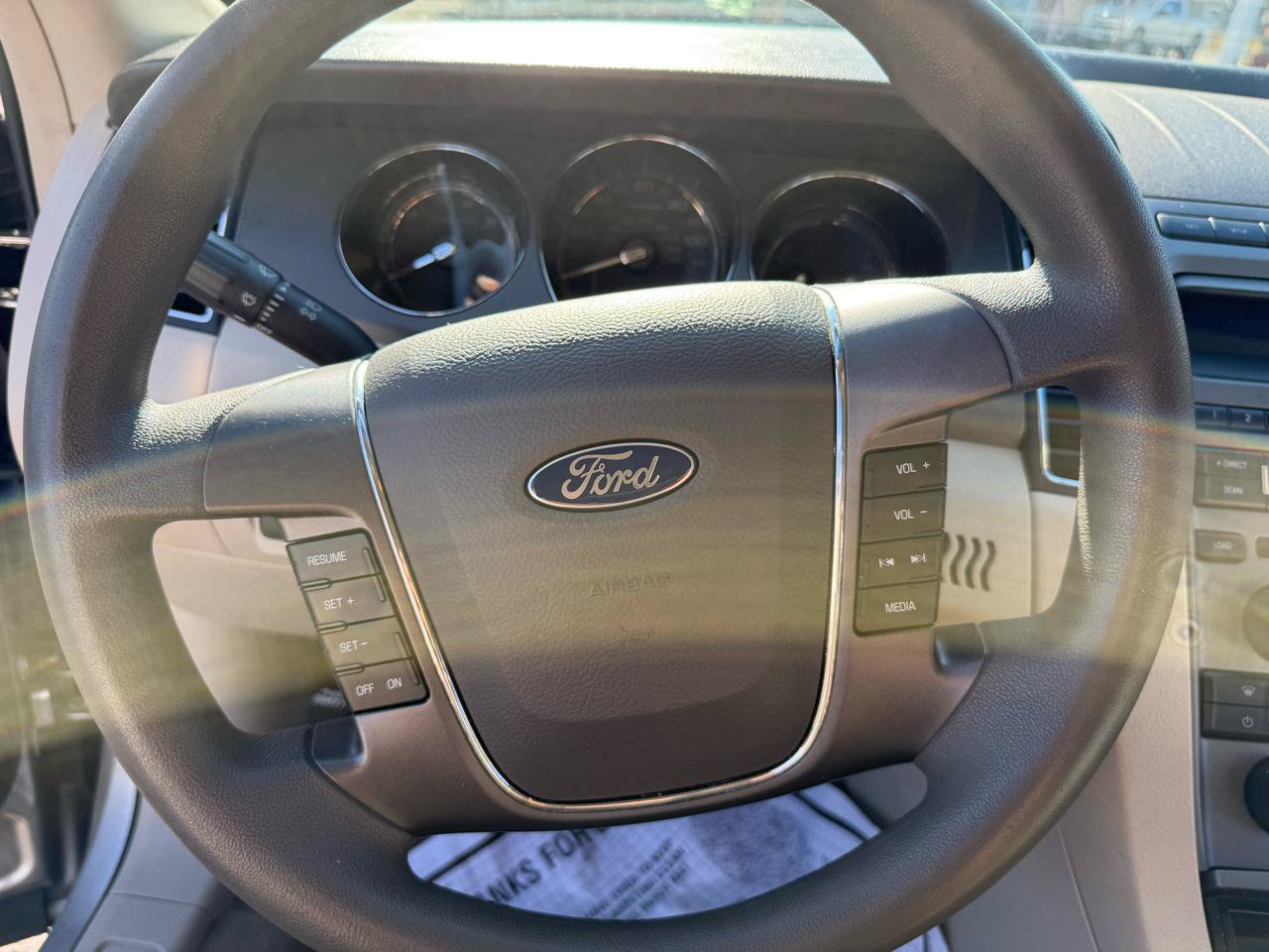 Used 2011 Ford Taurus SE FWD image 15