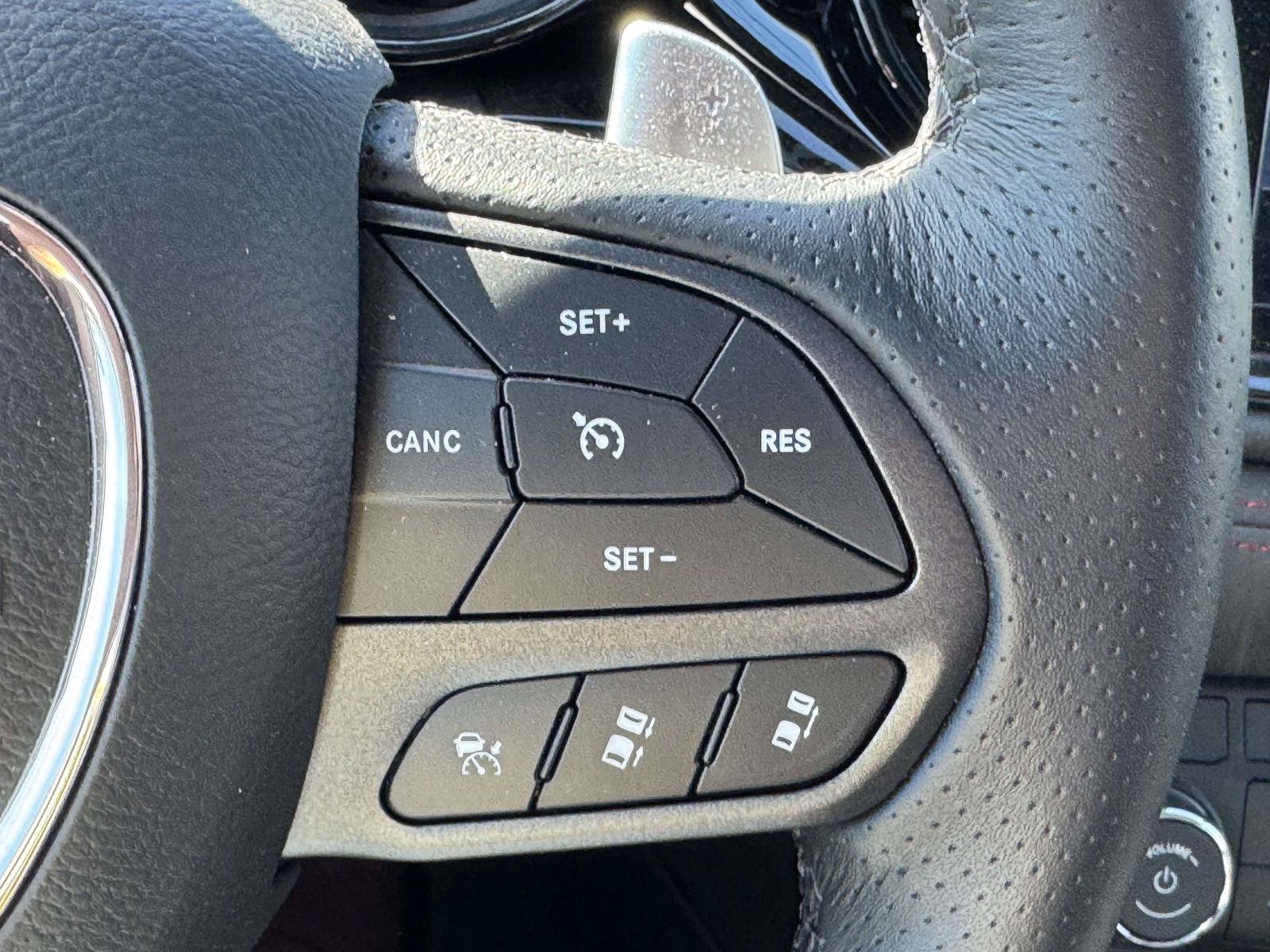 Used 2025 Dodge Durango GT AWD/4WD image 21