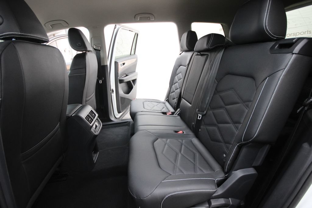 Used 2025 Volkswagen Atlas SE AWD/4WD image 29