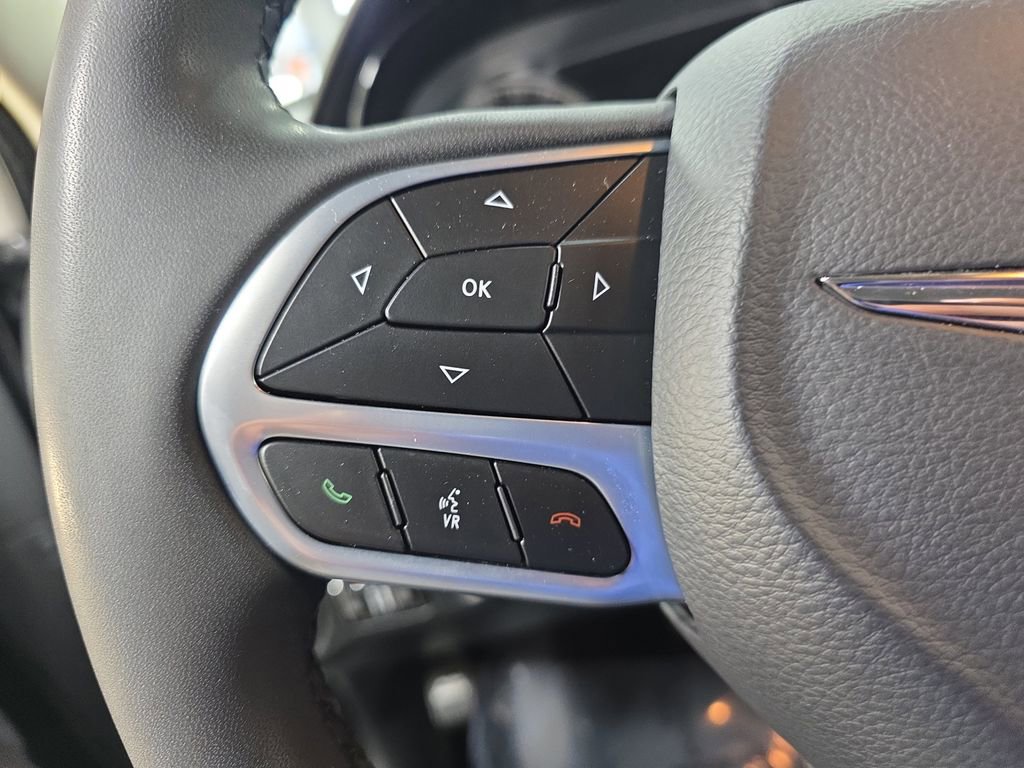 Used 2023 Chrysler 300 Touring L w/ Comfort Group image 16