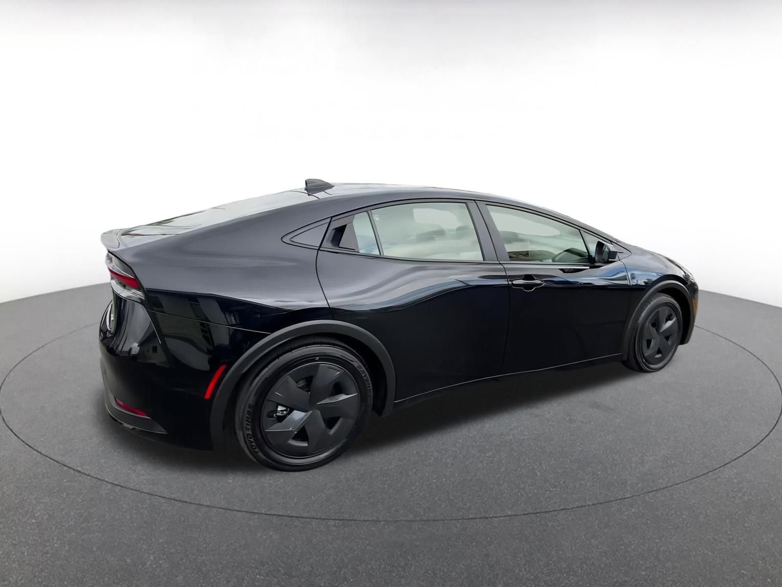 Used 2025 Toyota Prius LE image 15