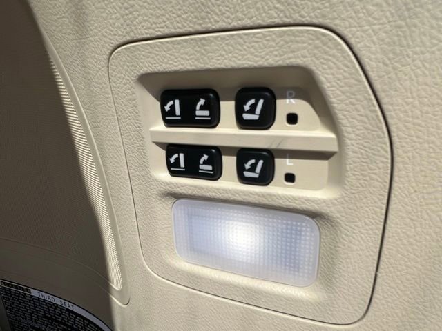 Used 2020 Lexus LX 570 4WD w/ Luxury Package image 20
