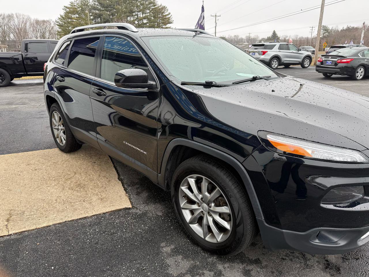 Used 2018 Jeep Cherokee Limited image 4