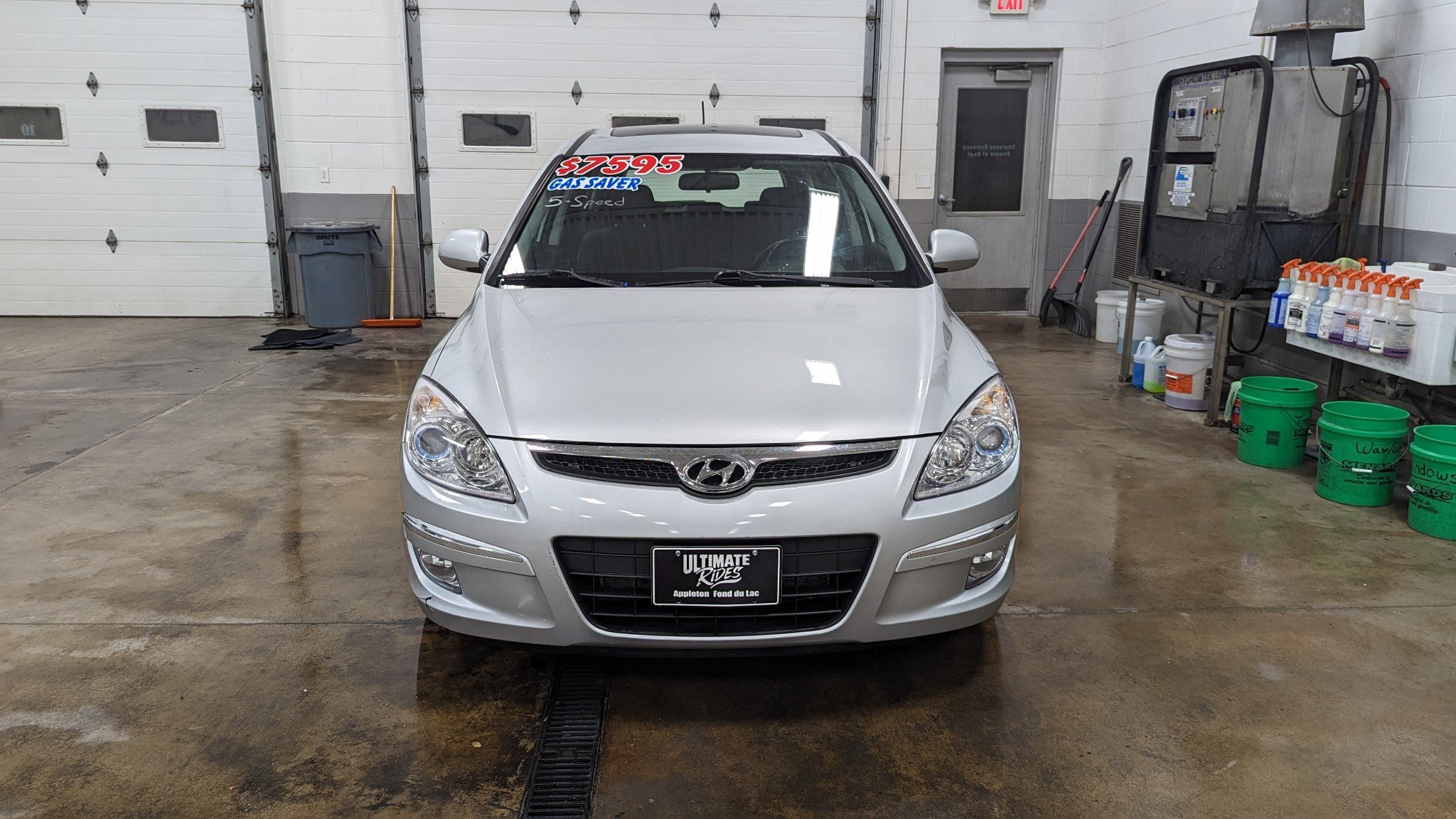 Used 2009 Hyundai Elantra w/ Premium-Sport Pkg 2 FWD image 9