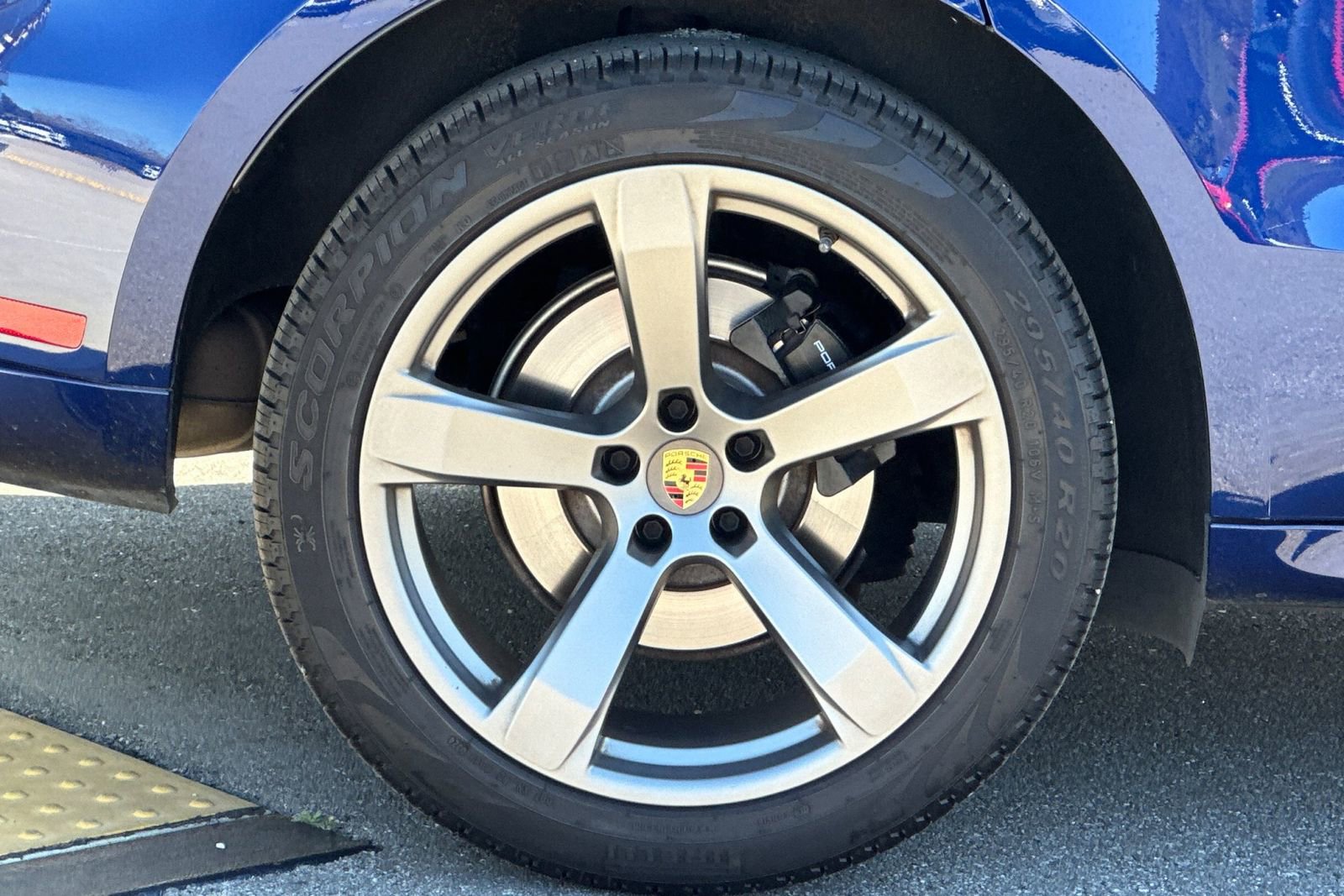 Used 2024 Porsche Macan image 43