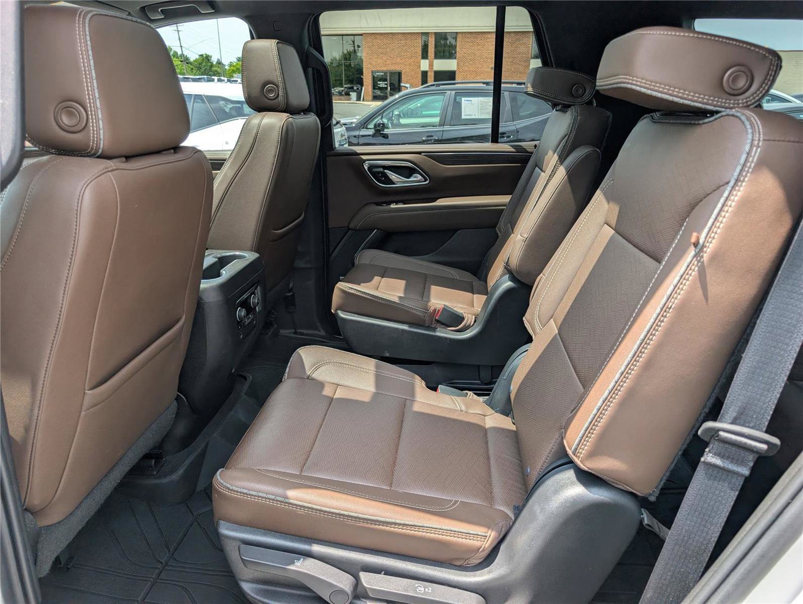 Used 2023 Chevrolet Tahoe High Country AWD/4WD image 18