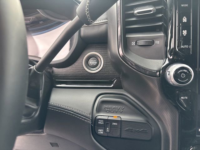 Used 2024 RAM 3500 Limited image 33