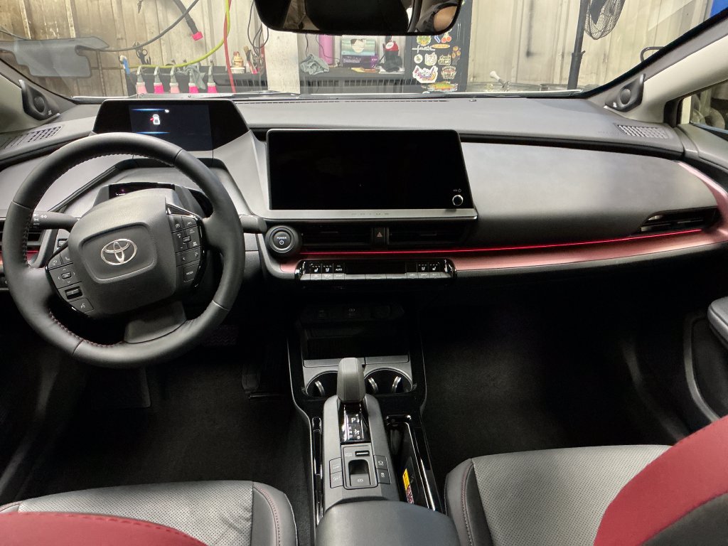 Certified 2024 Toyota Prius Prime Premium FWD image 17