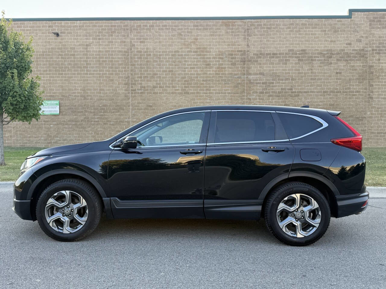 Used 2019 Honda CR-V EX-L image 2