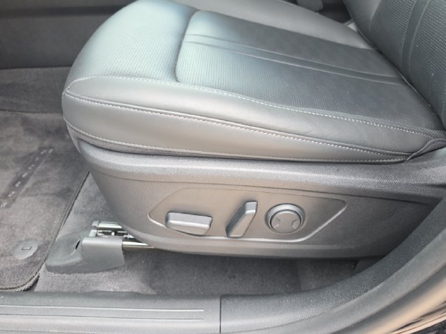 Certified 2025 Kia Sorento S w/ Panoramic Sunroof Package FWD image 16