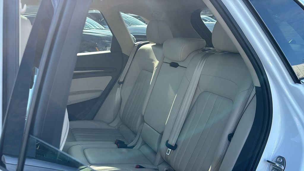 Used 2018 Audi Q5 2.0T Premium Plus w/ Premium Plus Package image 27