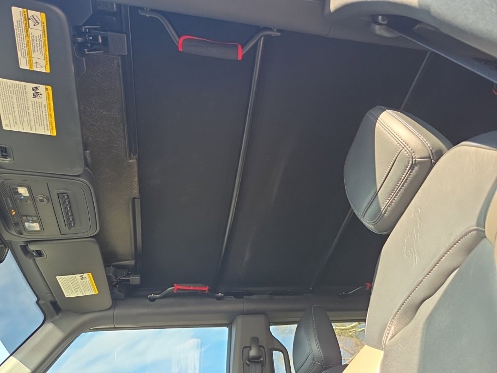 Used 2023 Ford Bronco Wildtrak image 16