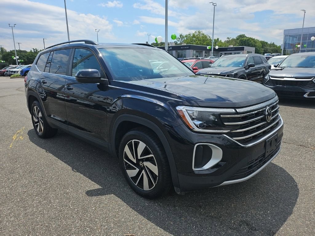 Used 2024 Volkswagen Atlas SE w/ Panoramic Sunroof Package AWD/4WD image 4