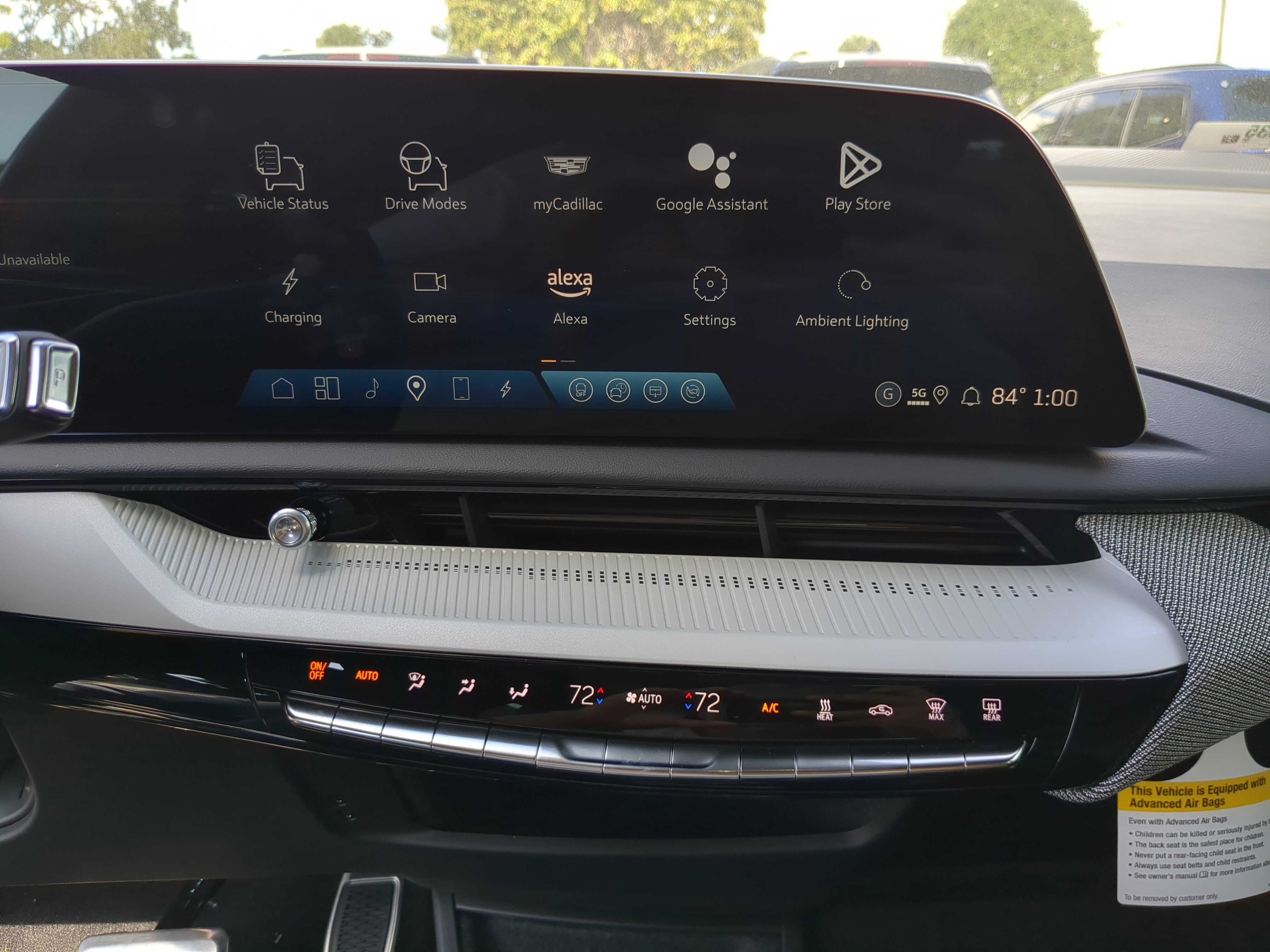 New 2025 Cadillac Optiq Luxury 2 image 20