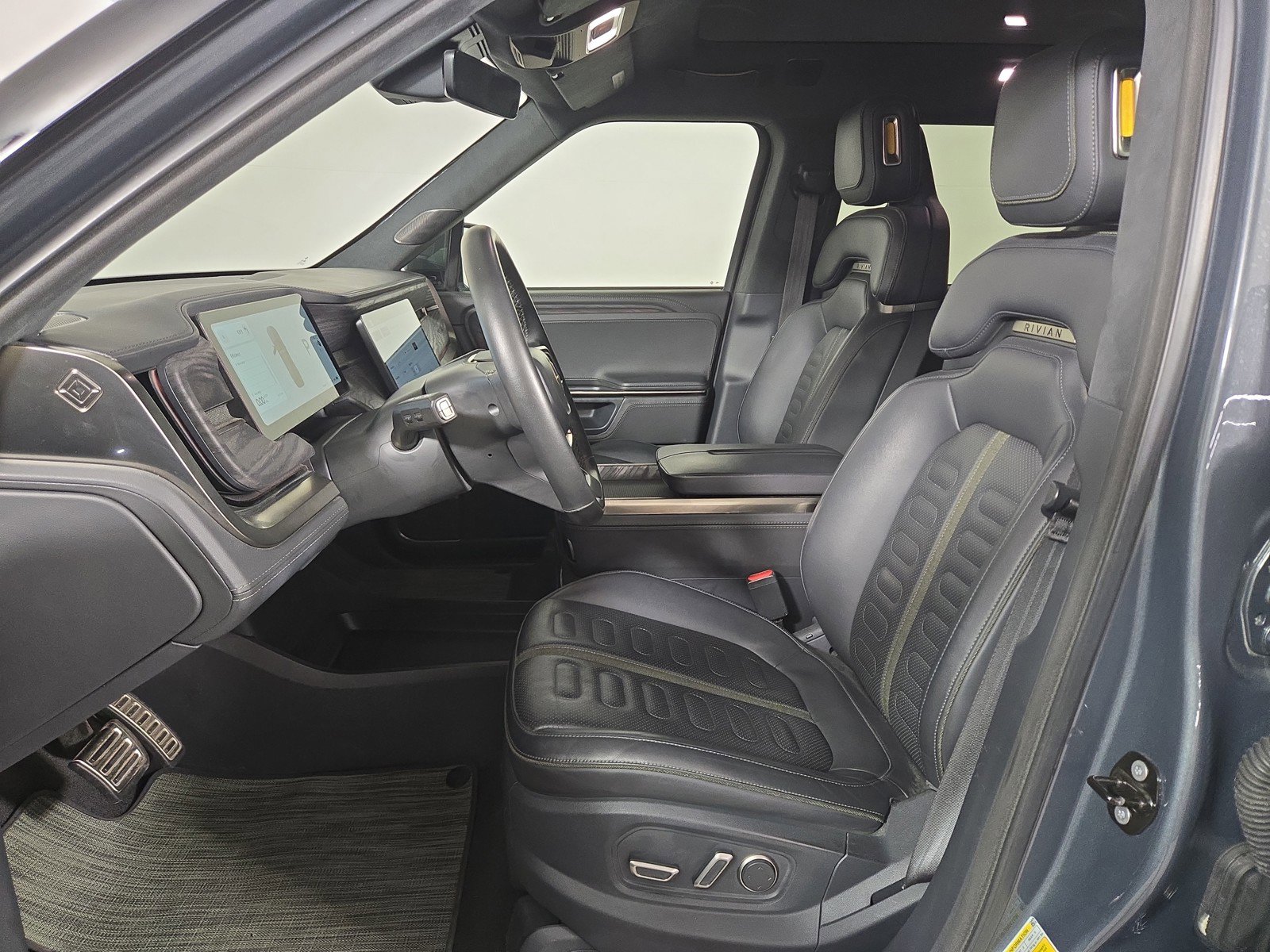 Used 2022 Rivian R1S Launch Edition image 20