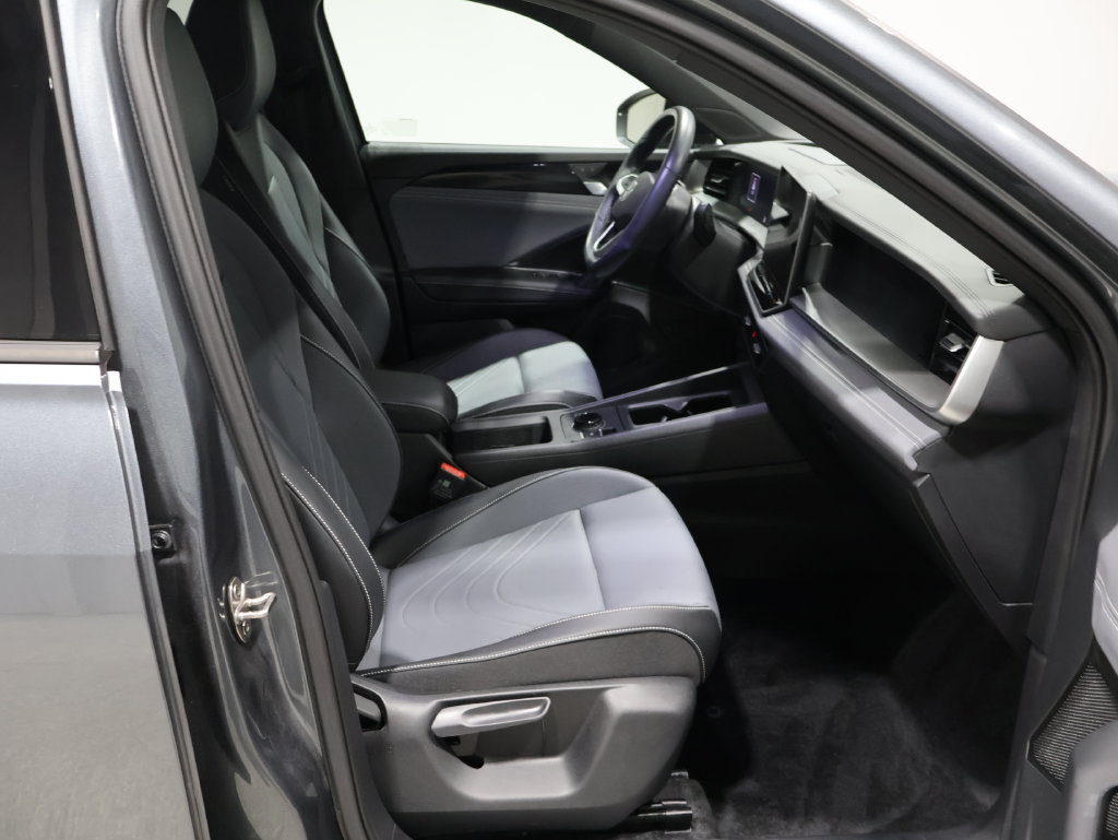 Used 2025 Volkswagen Tiguan SE R-Line AWD/4WD image 23