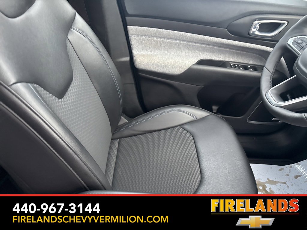 Used 2025 Jeep Compass Latitude w/ Sun & Sound Group image 33