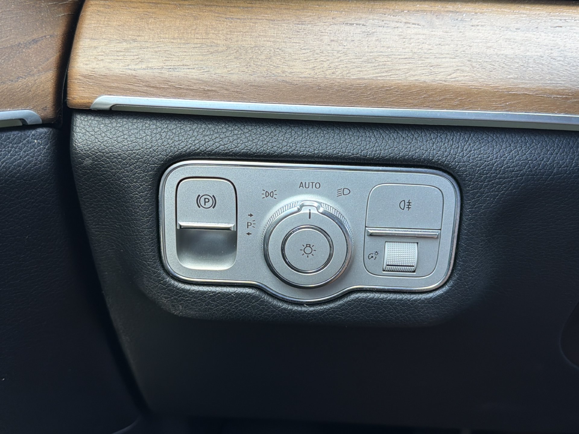 Used 2021 Mercedes-Benz GLE 350 4MATIC image 29