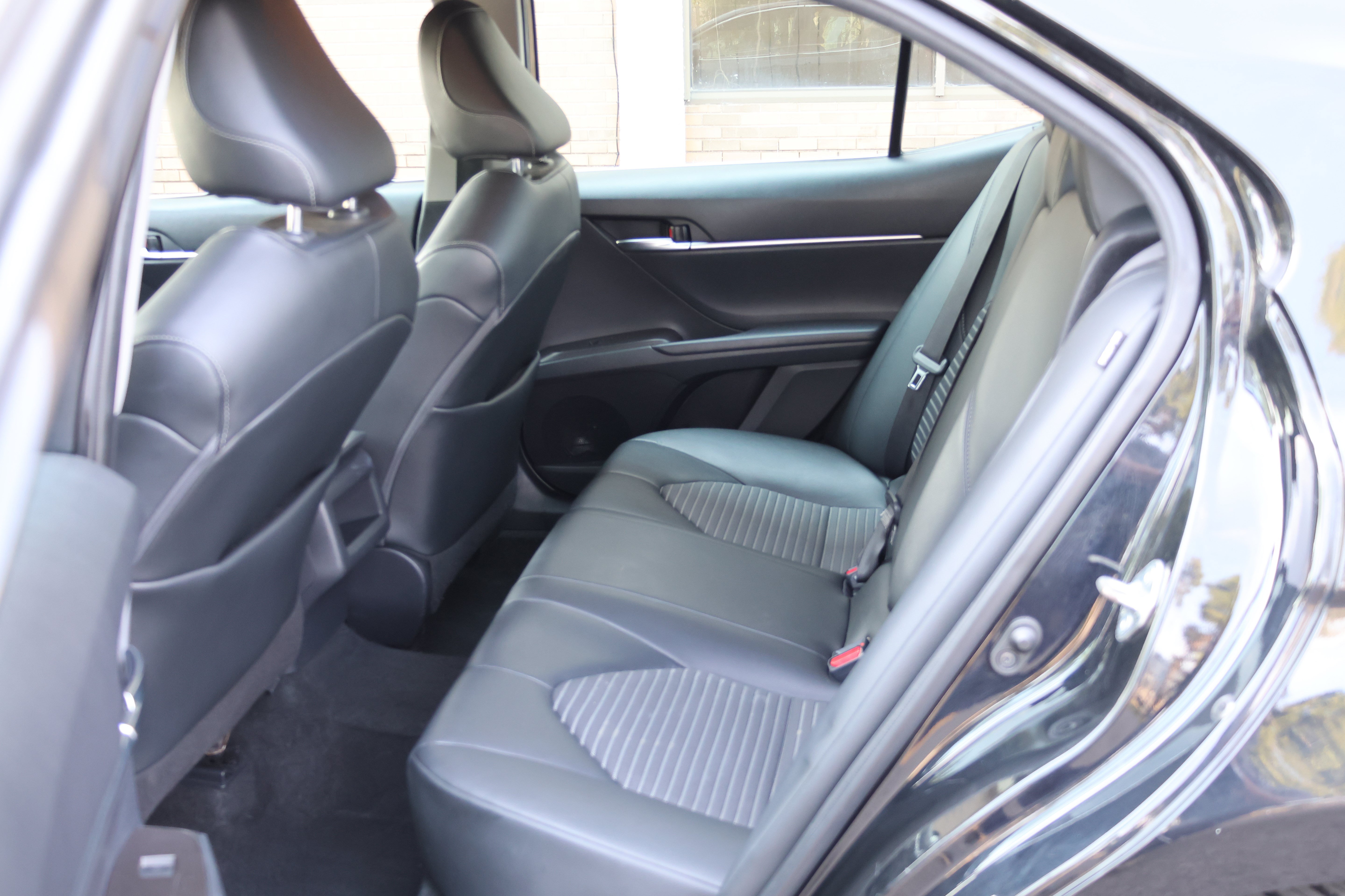 Used 2021 Toyota Camry SE FWD image 15