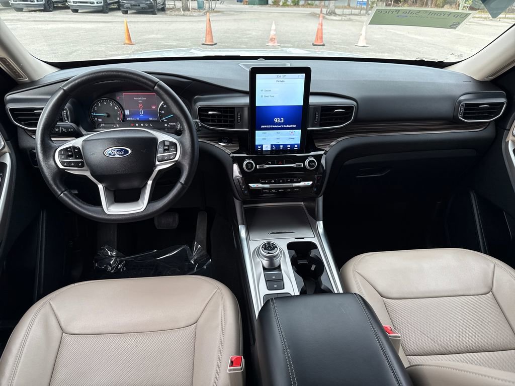 Certified 2024 Ford Explorer Limited w/ Limited Technology Package image 6