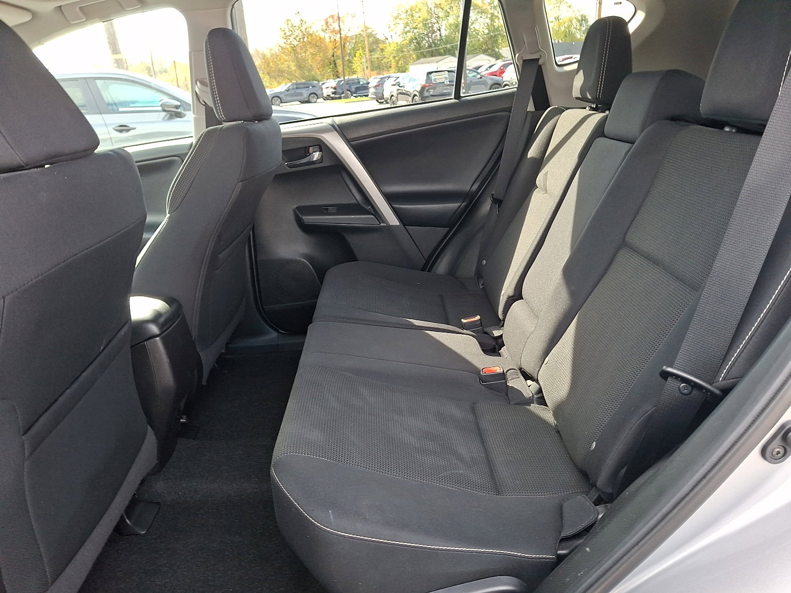 Used 2018 Toyota RAV4 XLE image 11