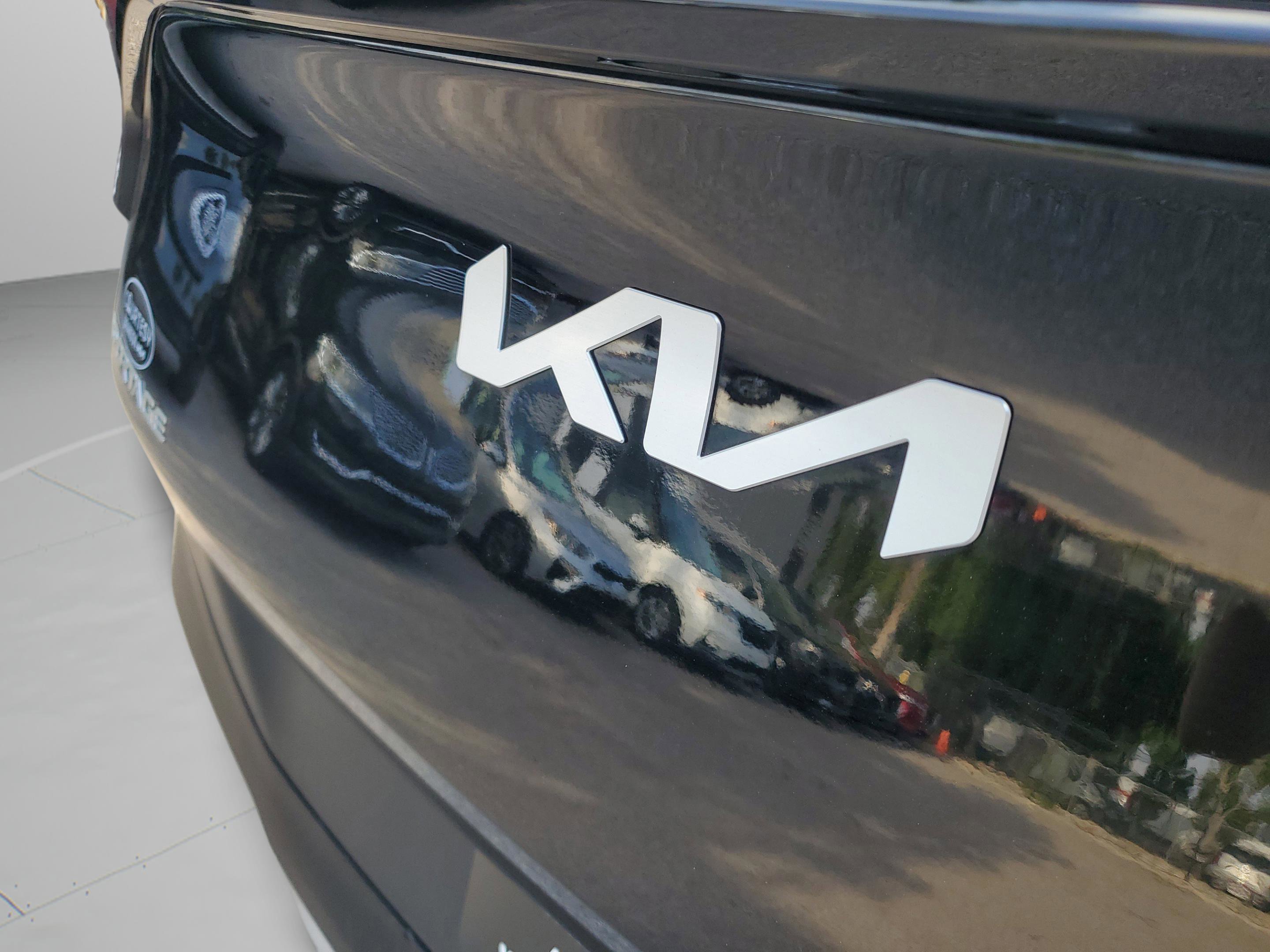 Certified 2024 Kia Sportage EX FWD image 30