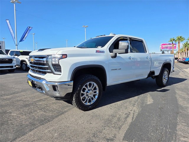 Used 2024 Chevrolet Silverado 3500 LTZ w/ LTZ Premium Package image 3