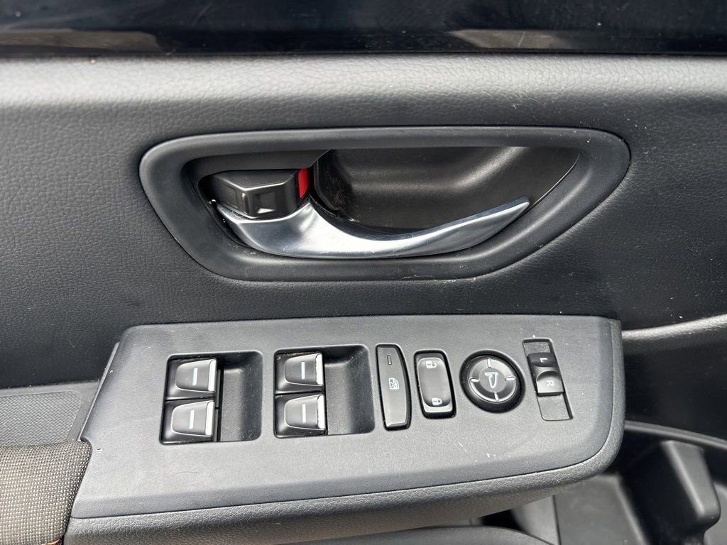 Used 2025 Honda Pilot Sport image 16