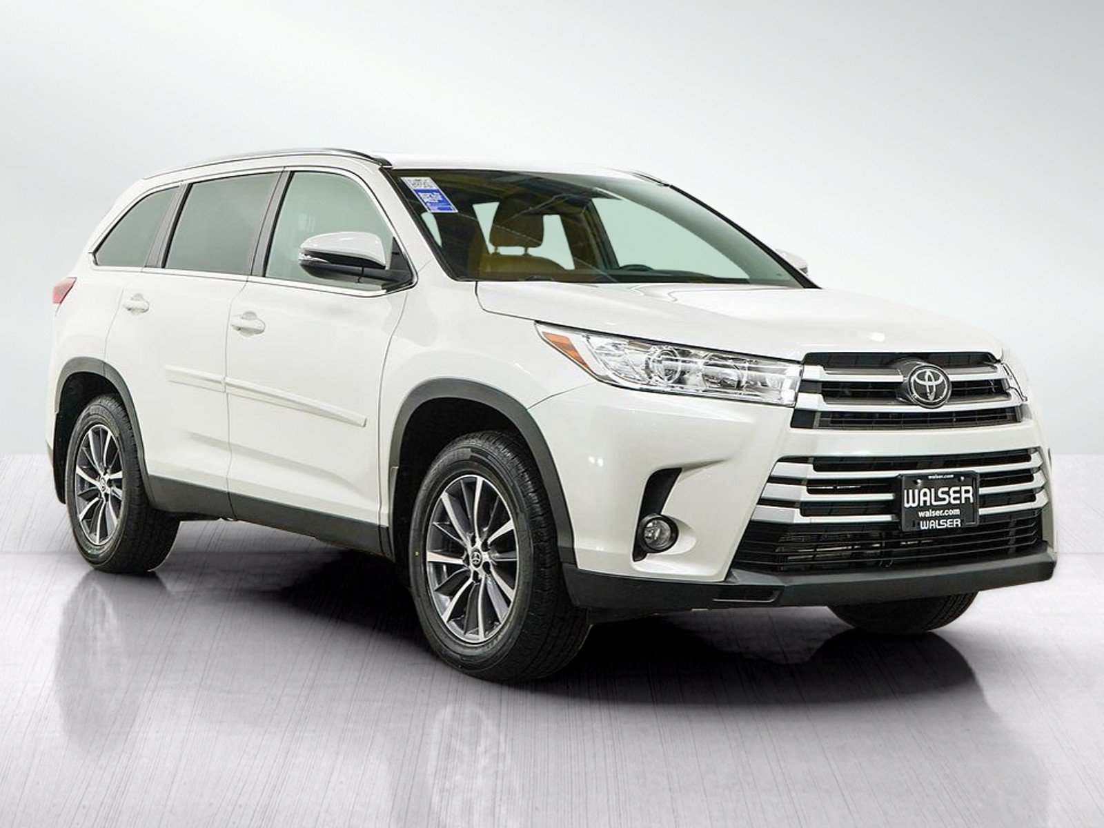 Used 2019 Toyota Highlander XLE AWD/4WD image 7