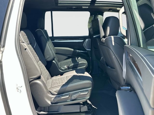 Used 2026 Cadillac Escalade ESV Platinum Luxury w/ LPO, Floor Liner Package AWD/4WD image 20