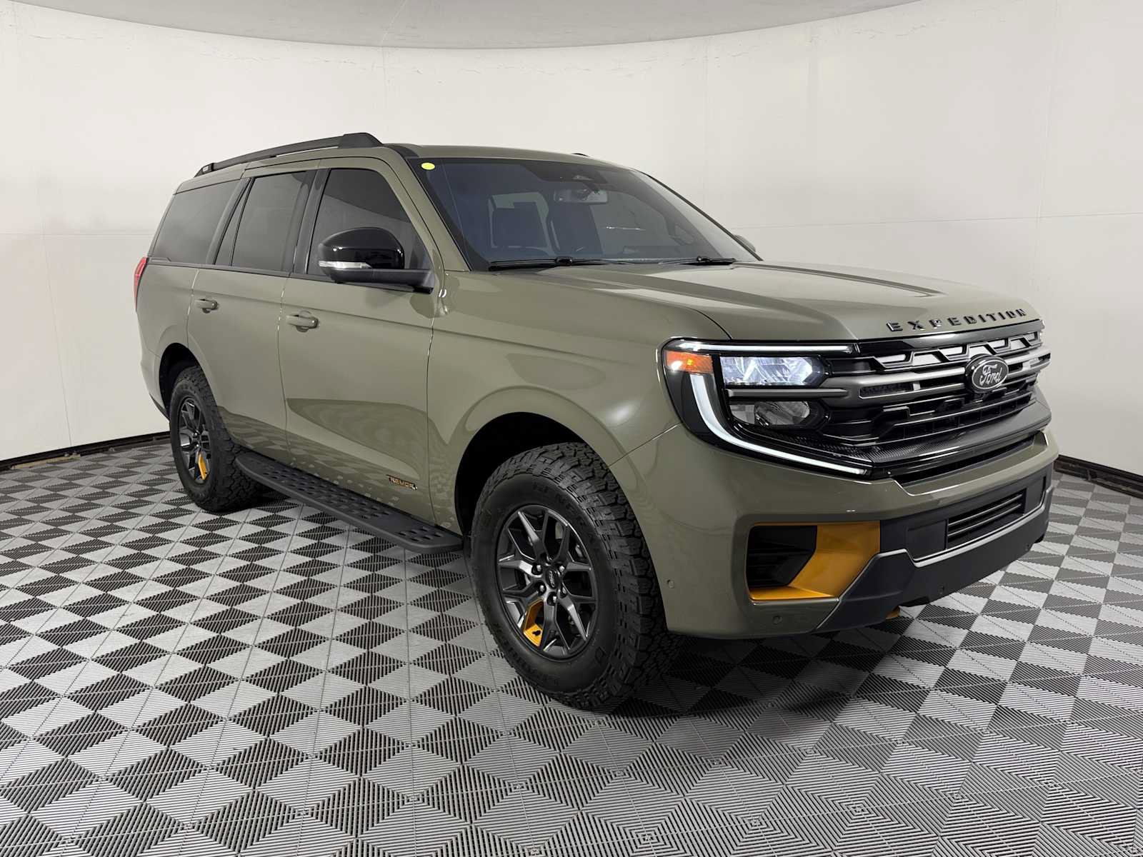 Used 2025 Ford Expedition Tremor AWD/4WD image 1