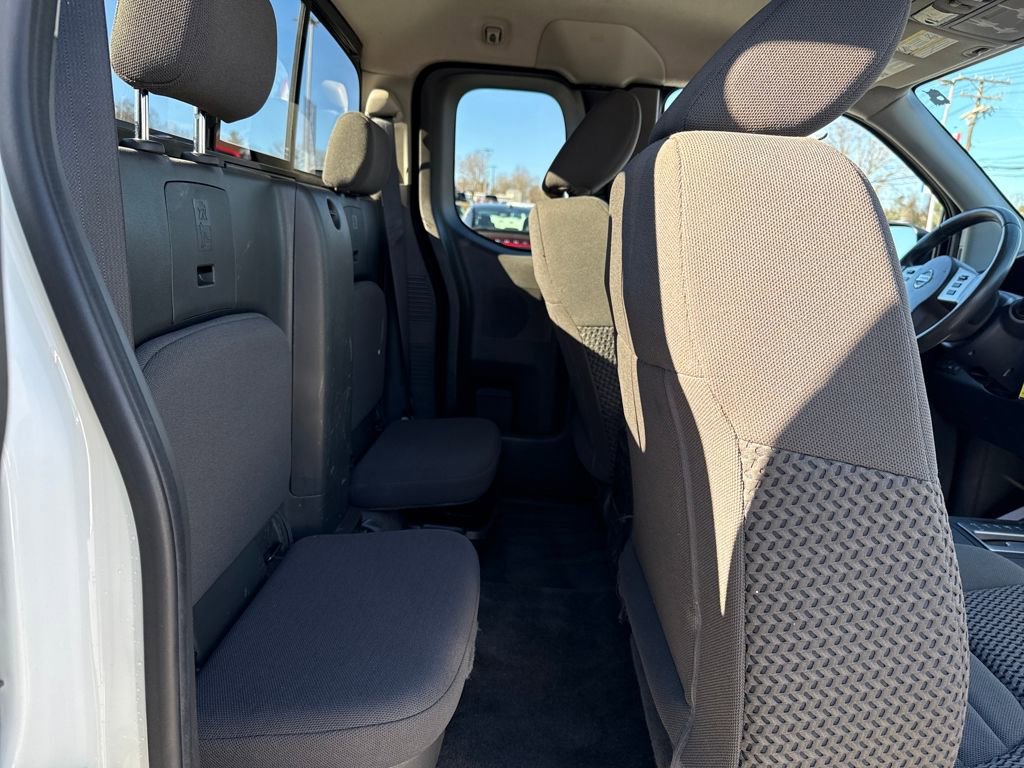 Used 2018 Nissan Frontier SV image 15