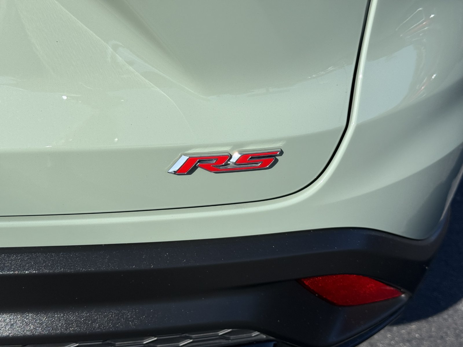 Used 2024 Chevrolet Trax RS w/ Driver Confidence Package FWD image 13