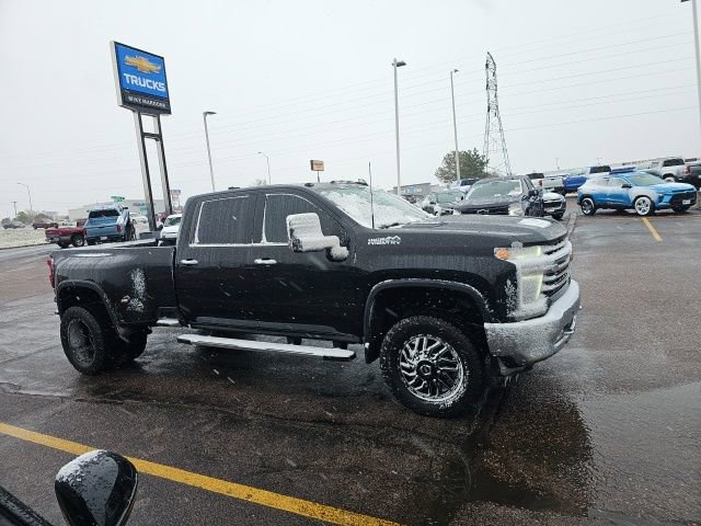 Used 2022 Chevrolet Silverado 3500 High Country AWD/4WD image 2