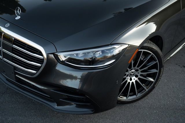 Used 2021 Mercedes-Benz S 580 4MATIC Sedan w/ AMG Line image 4