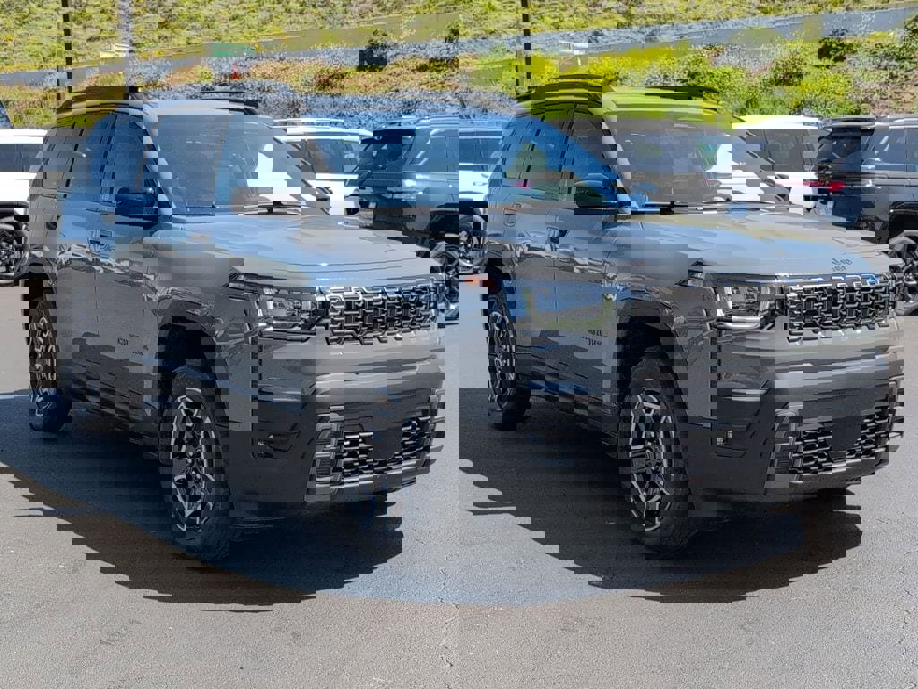 New 2026 Jeep Cherokee Laredo AWD/4WD image 3