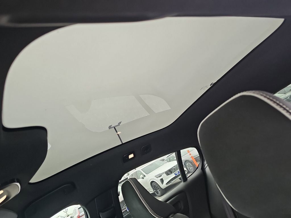 Certified 2023 Volvo C40 P8 Recharge Plus AWD/4WD image 11