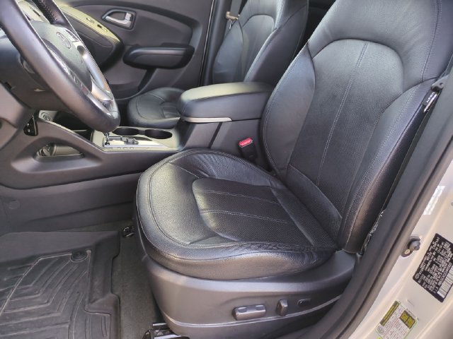 Used 2012 Hyundai Tucson Limited AWD/4WD image 11